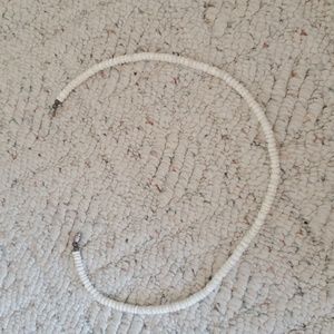 white short necklace/choker
